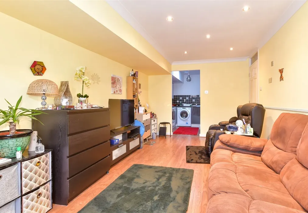 Lounge/Diner - West Street, Gravesend, Kent - Wards of Kent