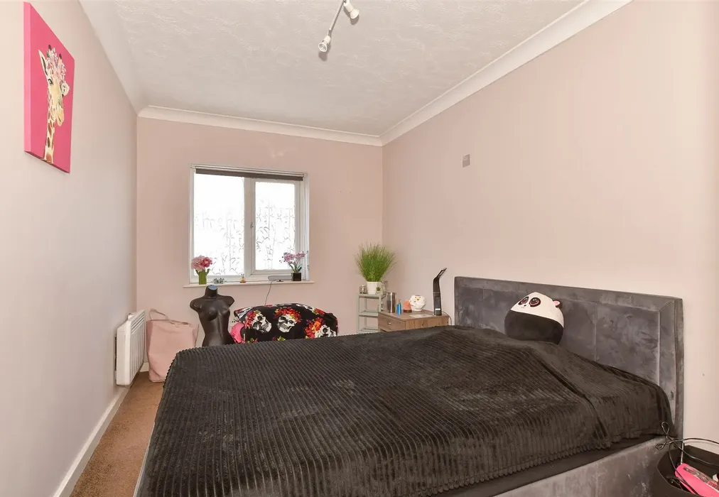 Bedroom - West Street, Gravesend, Kent - Wards of Kent