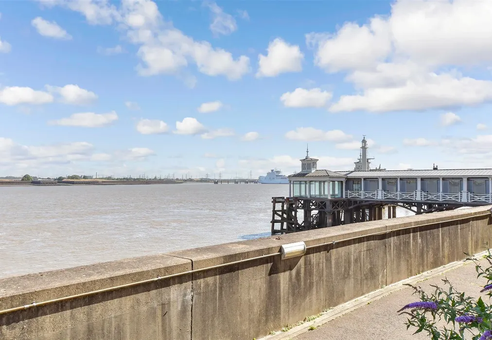 Surrounding Area - West Street, Gravesend, Kent - Wards of Kent