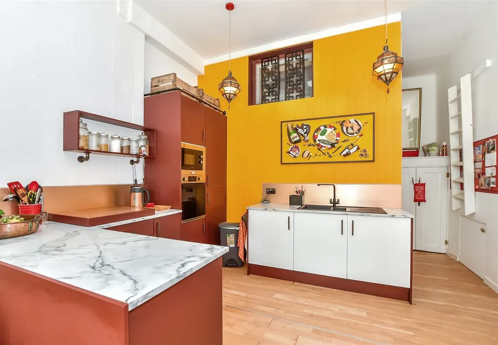Lounge/ Kitchen - Marine Parade, Hythe, Kent - Wards of Kent