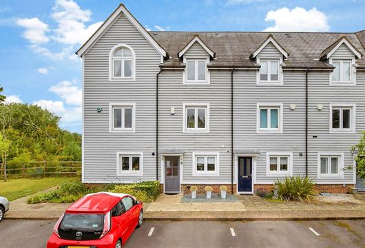 The Lakes, Larkfield, Kent - Wards of Kent