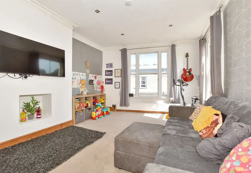 Lounge - Sandgate High Street, Sandgate, Folkestone, Kent - Wards of Kent