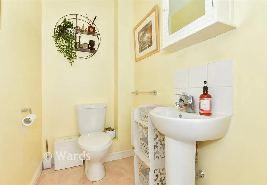 Cloakroom - Brooks Place, Halling, Rochester, Kent - Wards of Kent