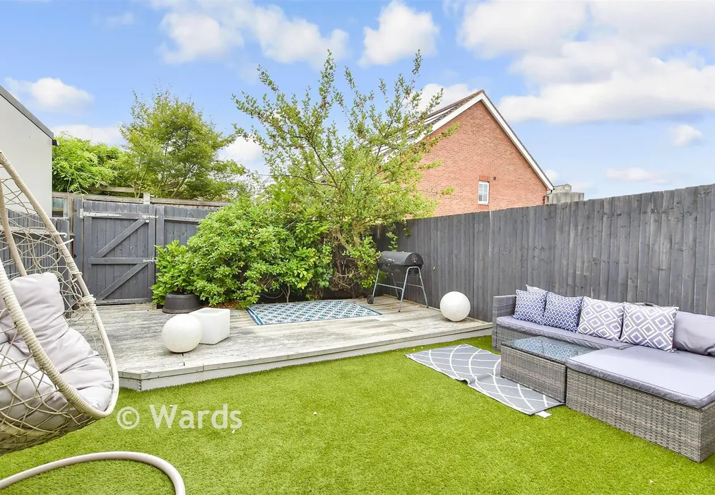Rear Garden - Brooks Place, Halling, Rochester, Kent - Wards of Kent