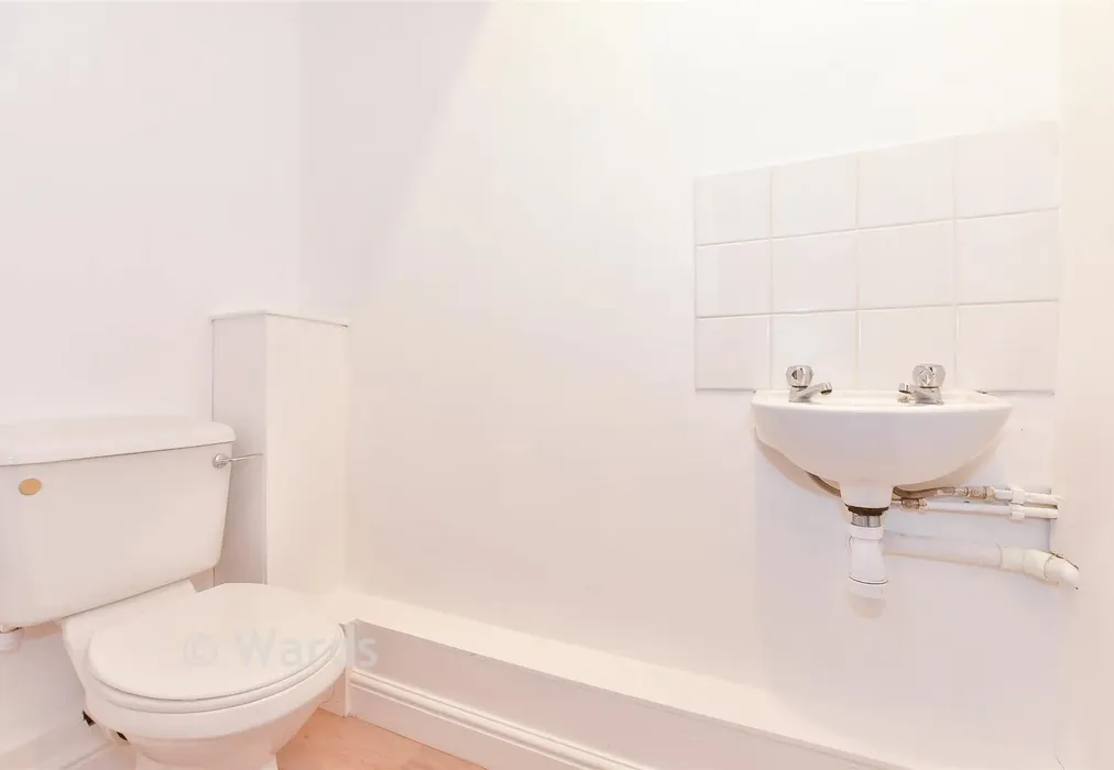 Cloakroom - Patterson Close, Deal, Kent - Wards of Kent