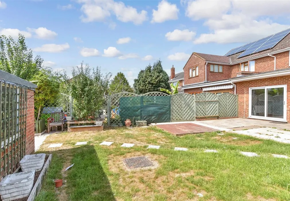 Rear Garden - Foxwood Road, Bean, Dartford, Kent - Wards of Kent