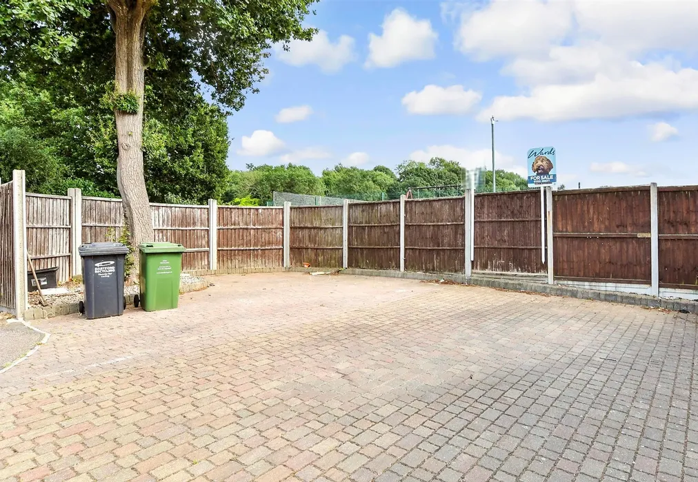 Driveway/Parking - Foxwood Road, Bean, Dartford, Kent - Wards of Kent