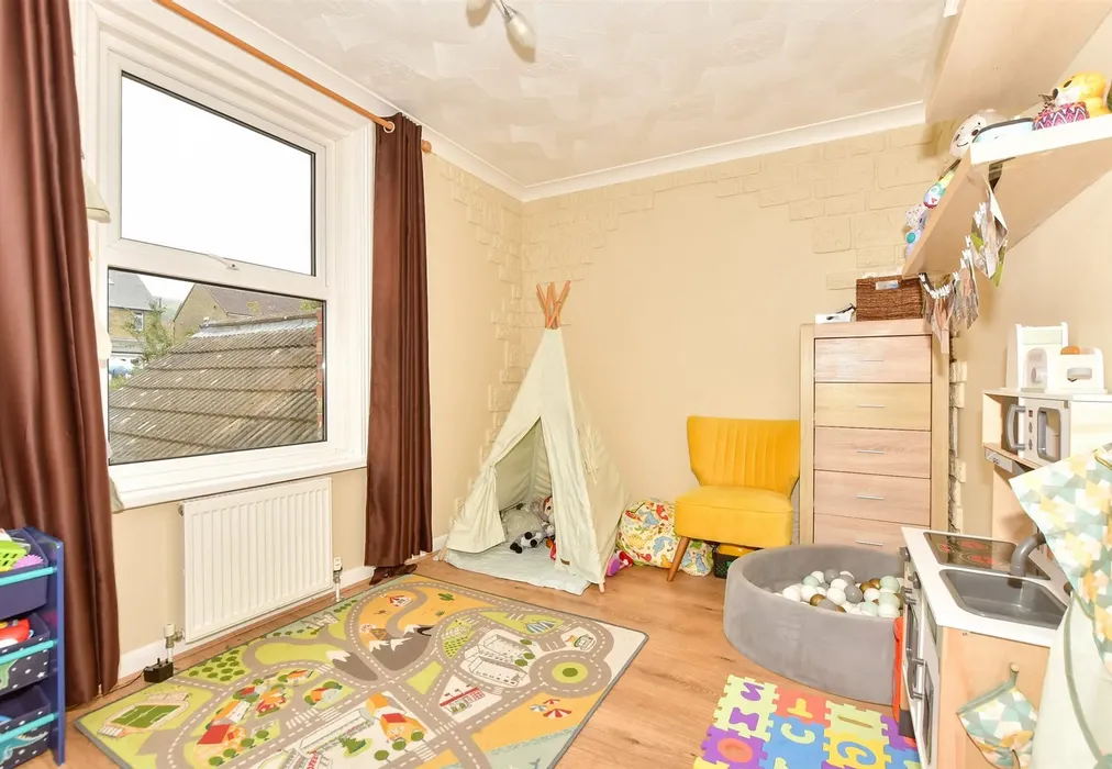 Bedroom 2 - Athelstan Road, Folkestone, Kent - Wards of Kent
