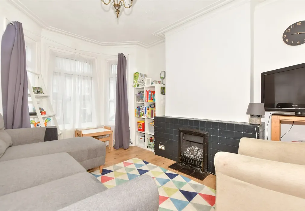Lounge - Athelstan Road, Folkestone, Kent - Wards of Kent