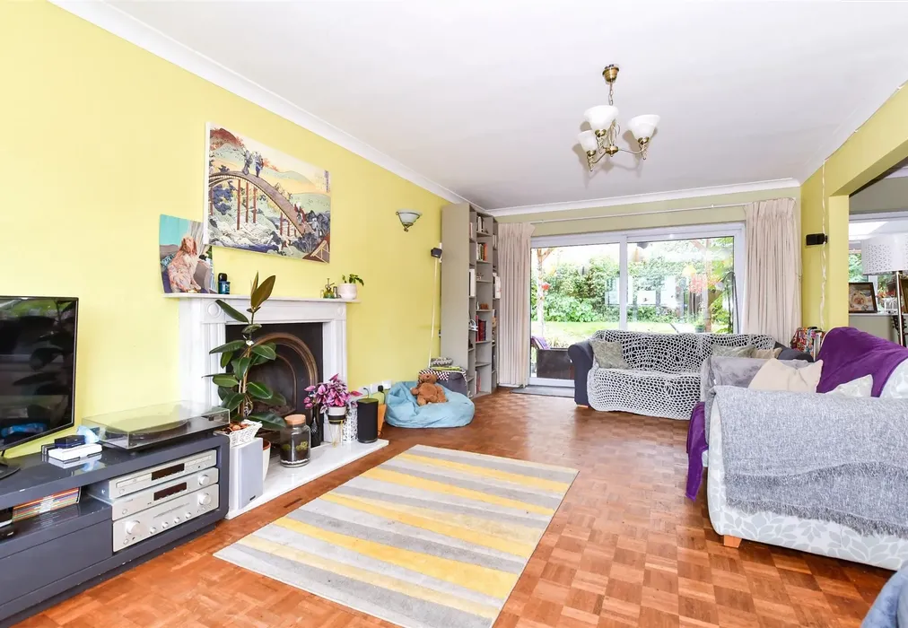 Lounge - Lamberhurst Road, Maidstone, Kent - Wards of Kent