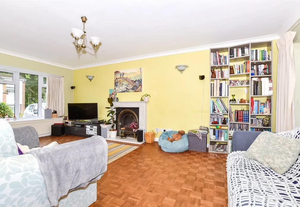 Lounge - Lamberhurst Road, Maidstone, Kent - Wards of Kent