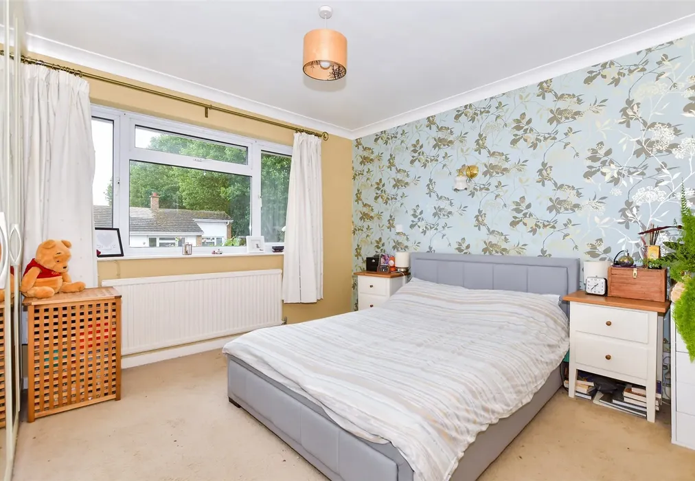 Bedroom 1 - Lamberhurst Road, Maidstone, Kent - Wards of Kent