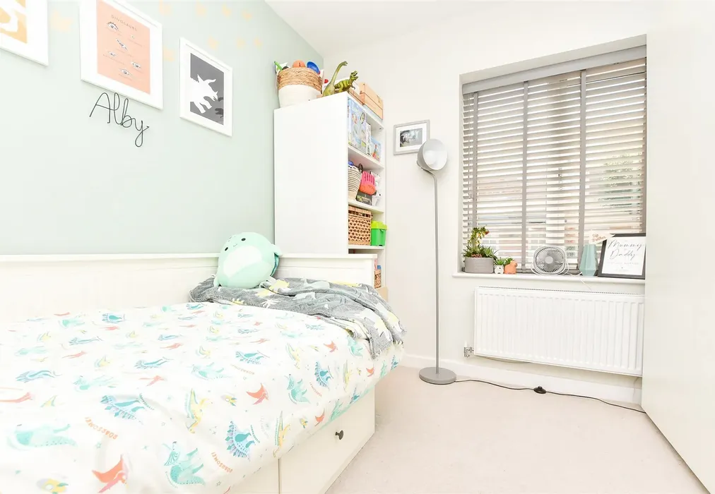 Bedroom 2 - Thornton Close, Leatherhead, Surrey - Wards of Kent