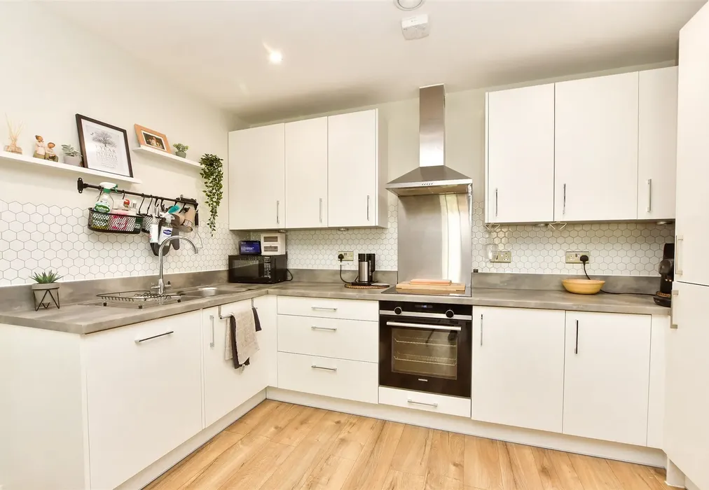 Lounge/Kitchen - Thornton Close, Leatherhead, Surrey - Wards of Kent