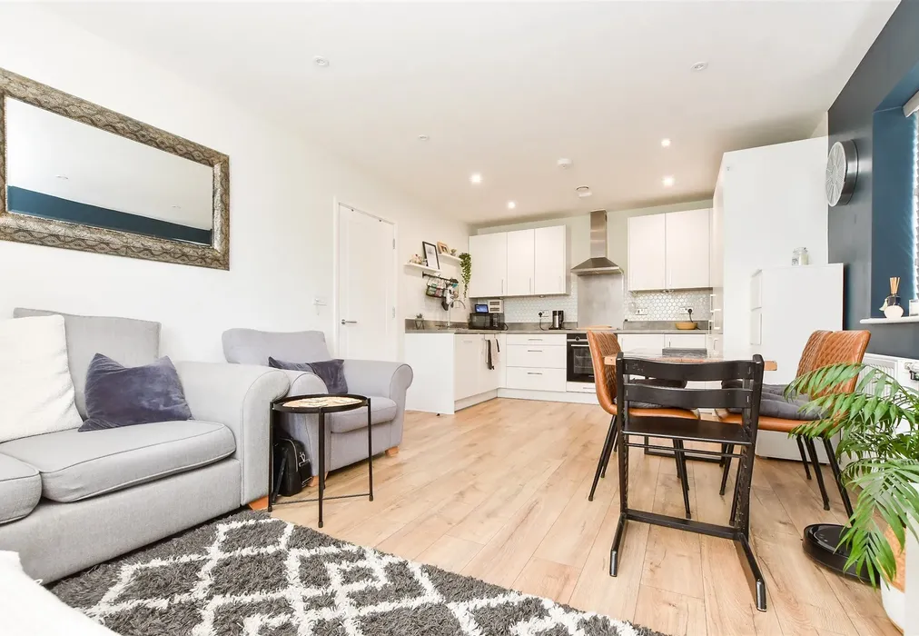 Lounge/Kitchen - Thornton Close, Leatherhead, Surrey - Wards of Kent