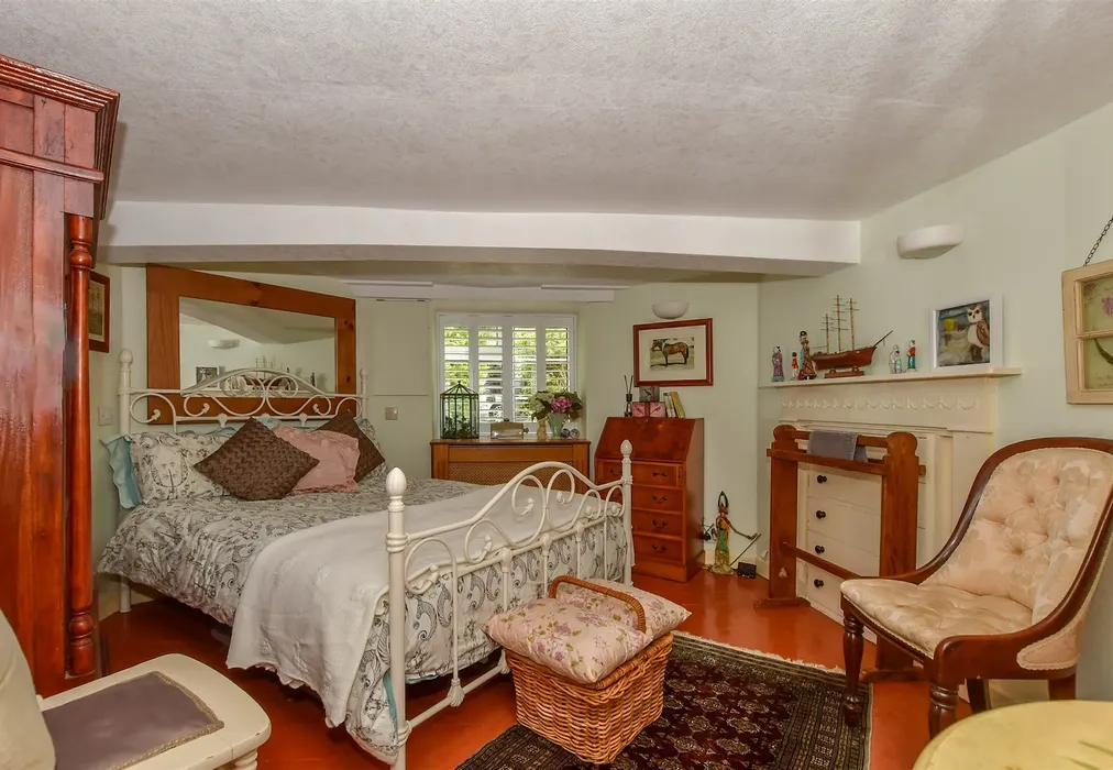 Bedroom 4 - Holgate Lane, Seaview, Isle of Wight - Wards of Kent