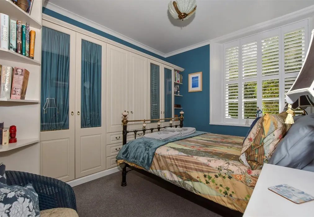 Bedroom 3 - Holgate Lane, Seaview, Isle of Wight - Wards of Kent