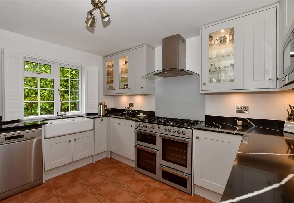 Kitchen - Holgate Lane, Seaview, Isle of Wight - Wards of Kent