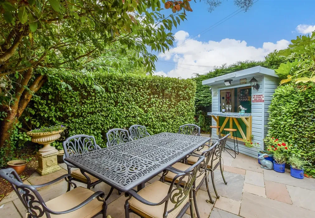 Rear Garden - Holgate Lane, Seaview, Isle of Wight - Wards of Kent