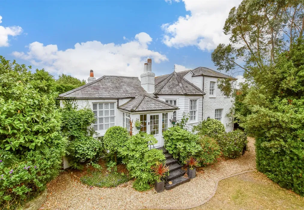 Front Elevation - Holgate Lane, Seaview, Isle of Wight - Wards of Kent