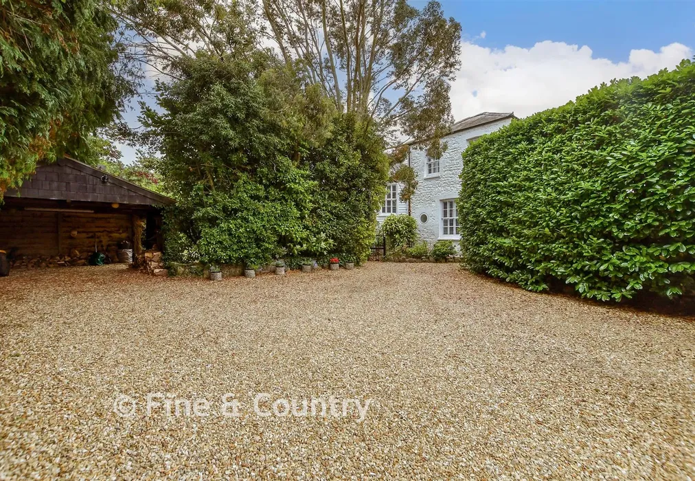 Driveway/Parking - Holgate Lane, Seaview, Isle of Wight - Wards of Kent