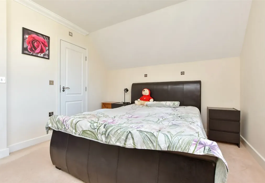 Bedroom 1 - College Square, Westgate On Sea, Kent - Wards of Kent