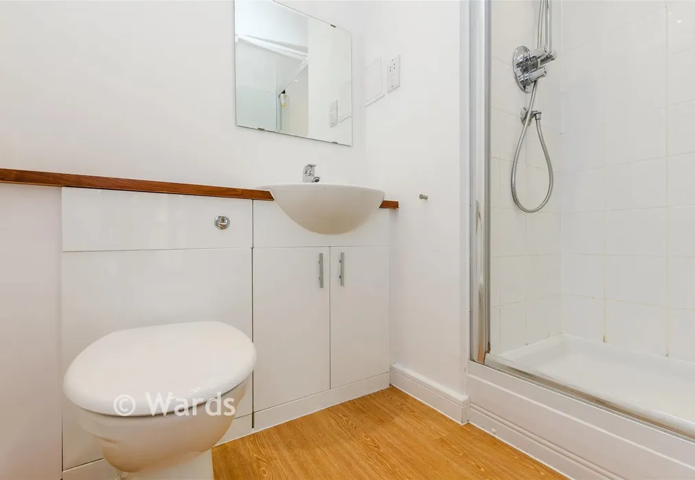 En-Suite - Waterstone Way, Greenhithe, Kent - Wards of Kent