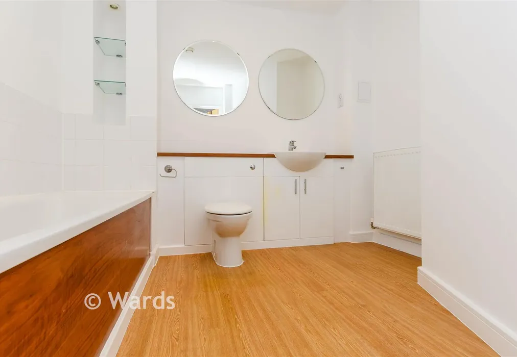 Bathroom - Waterstone Way, Greenhithe, Kent - Wards of Kent