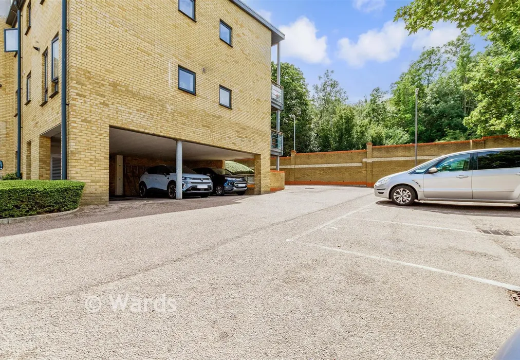 Driveway/Parking - Waterstone Way, Greenhithe, Kent - Wards of Kent