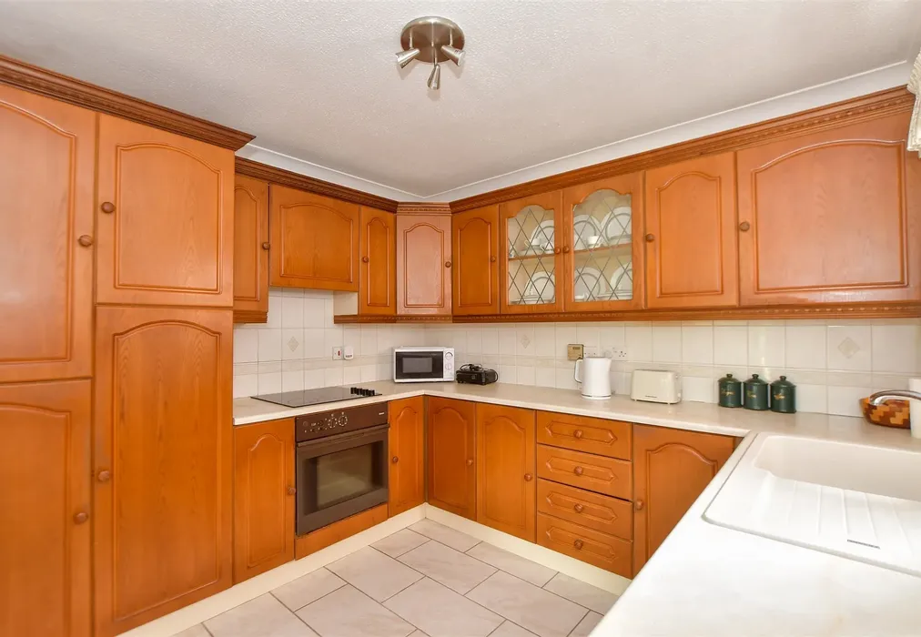 Kitchen - Church End Lane, Runwell, Wickford, Essex - Wards of Kent