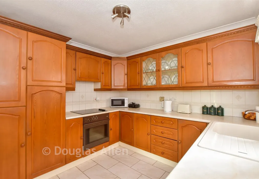Kitchen - Church End Lane, Runwell, Wickford, Essex - Wards of Kent