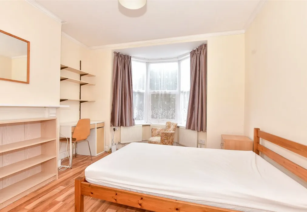 Lounge - St. Martin's Road, Canterbury, Kent - Wards of Kent