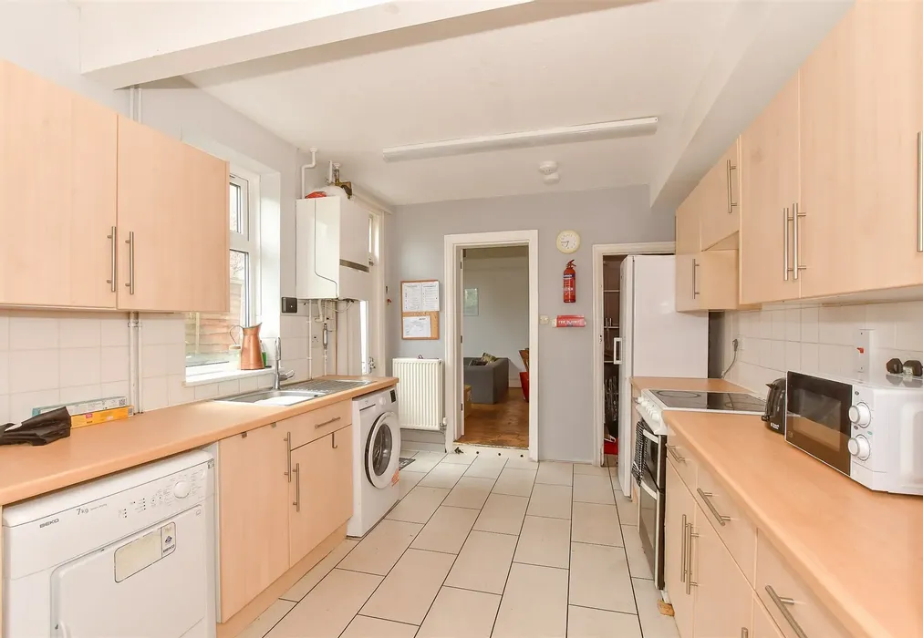 Kitchen - St. Martin's Road, Canterbury, Kent - Wards of Kent