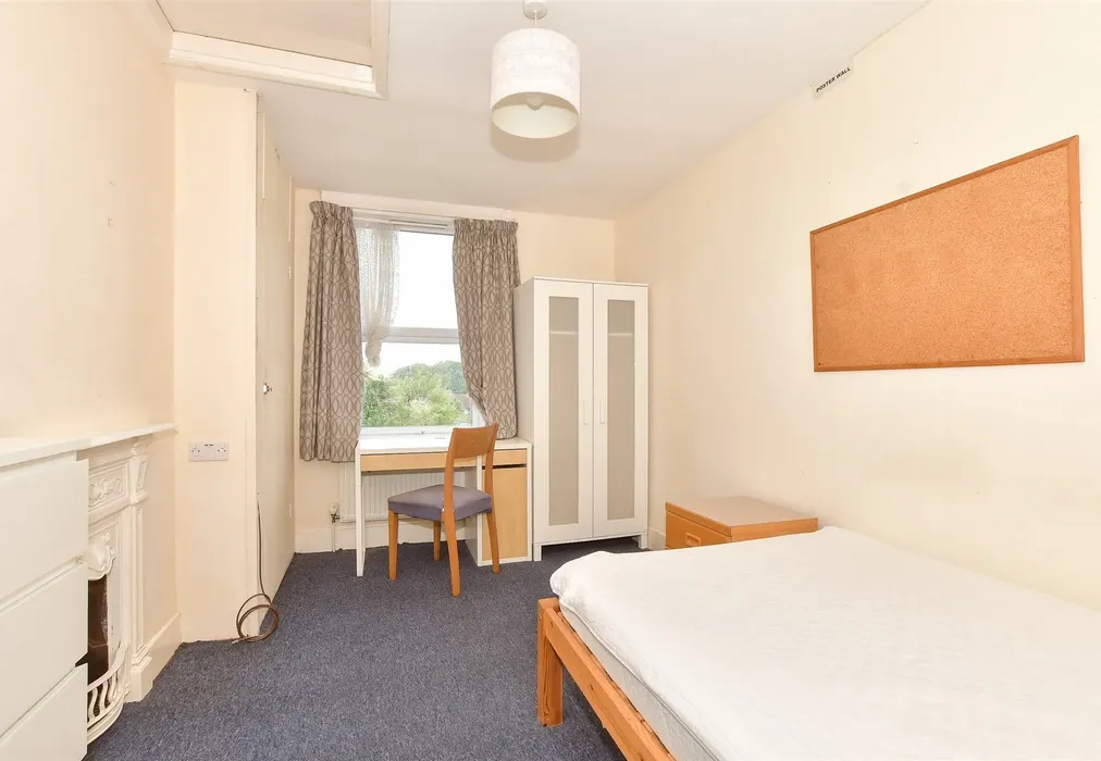 Bedroom 1 - St. Martin's Road, Canterbury, Kent - Wards of Kent