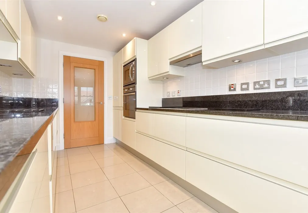 Kitchen/Breakfast Room - The Esplanade, Bognor Regis, West Sussex - Wards of Kent