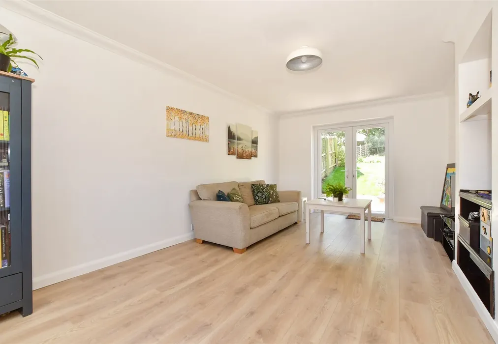 Lounge - Station Road, Brading, Isle of Wight - Wards of Kent