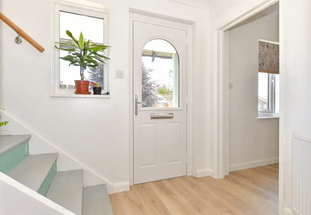 Internal Lifestyle Photograph - Station Road, Brading, Isle of Wight - Wards of Kent