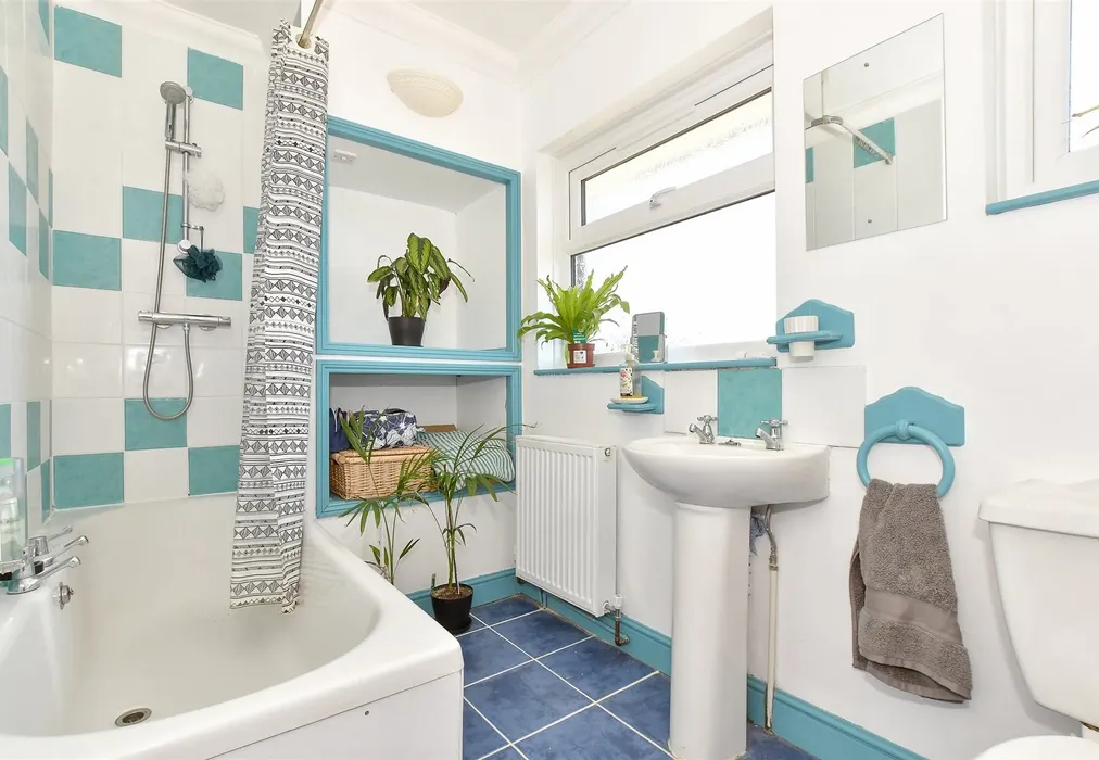 Bathroom - Station Road, Brading, Isle of Wight - Wards of Kent