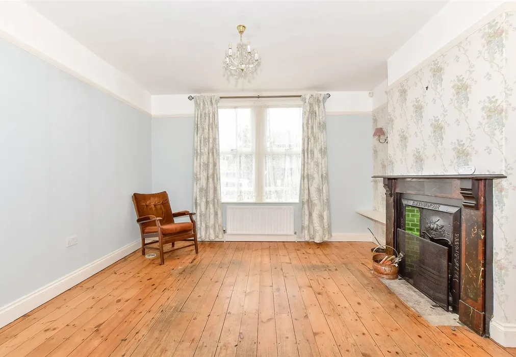 Lounge - Spencer Street, Bognor Regis, West Sussex - Wards of Kent
