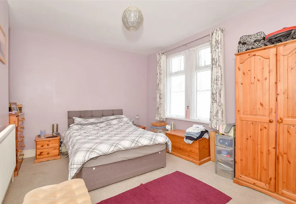 Bedroom 1 - Walmer Road, Portsmouth, Hampshire - Wards of Kent