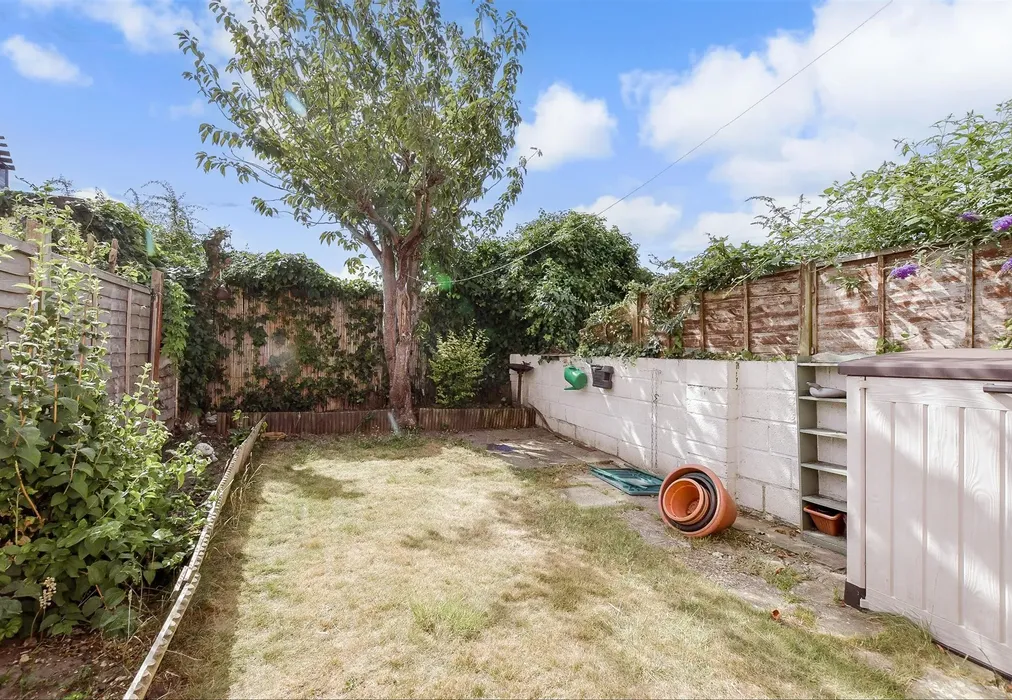 Rear Garden - Walmer Road, Portsmouth, Hampshire - Wards of Kent