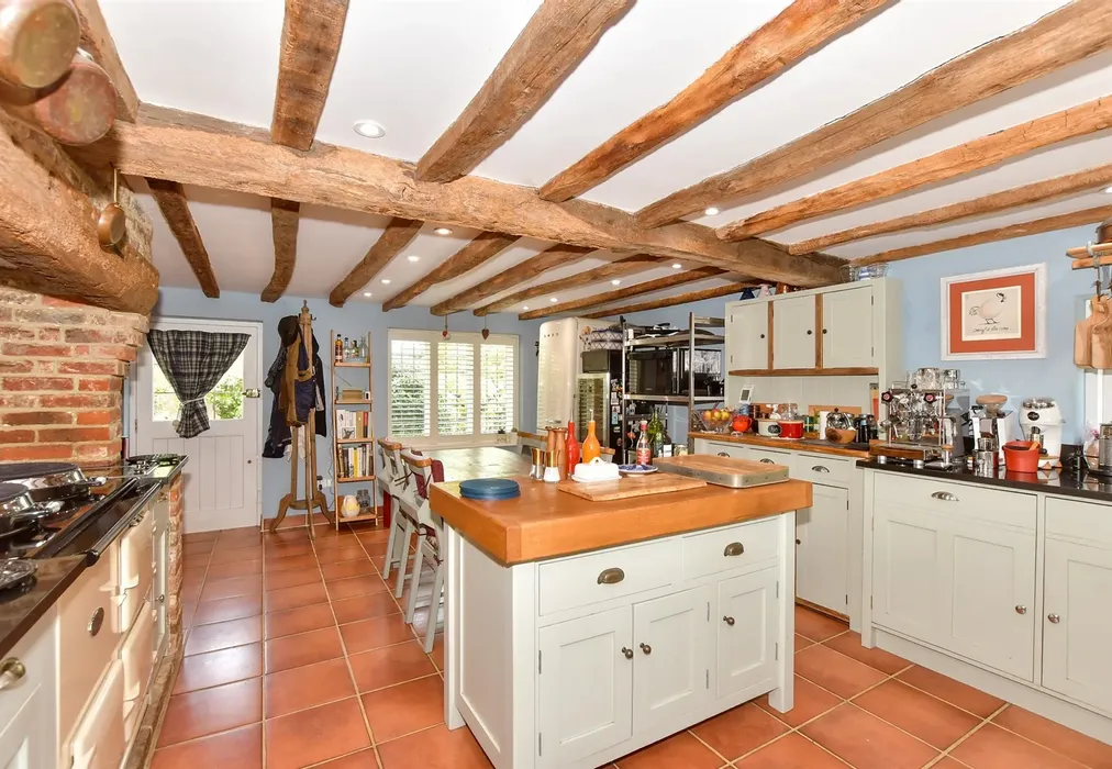 Kitchen/Diner - Goudhurst Road, Cranbrook, Kent - Wards of Kent