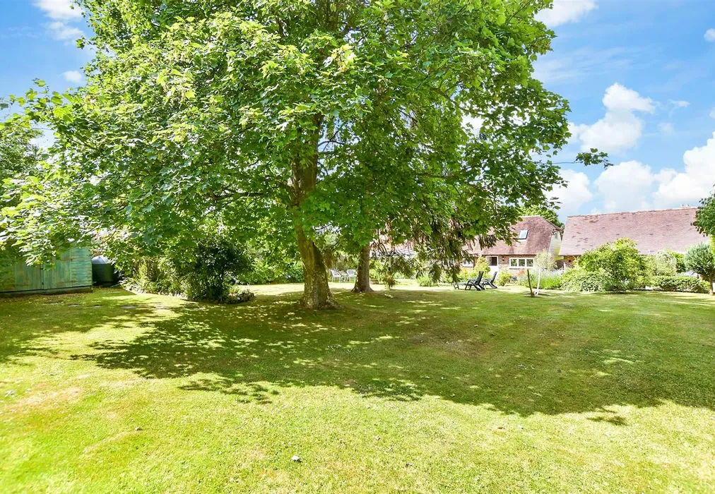 Rear Garden - Goudhurst Road, Cranbrook, Kent - Wards of Kent