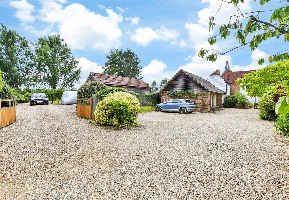 Driveway/Parking - Goudhurst Road, Cranbrook, Kent - Wards of Kent
