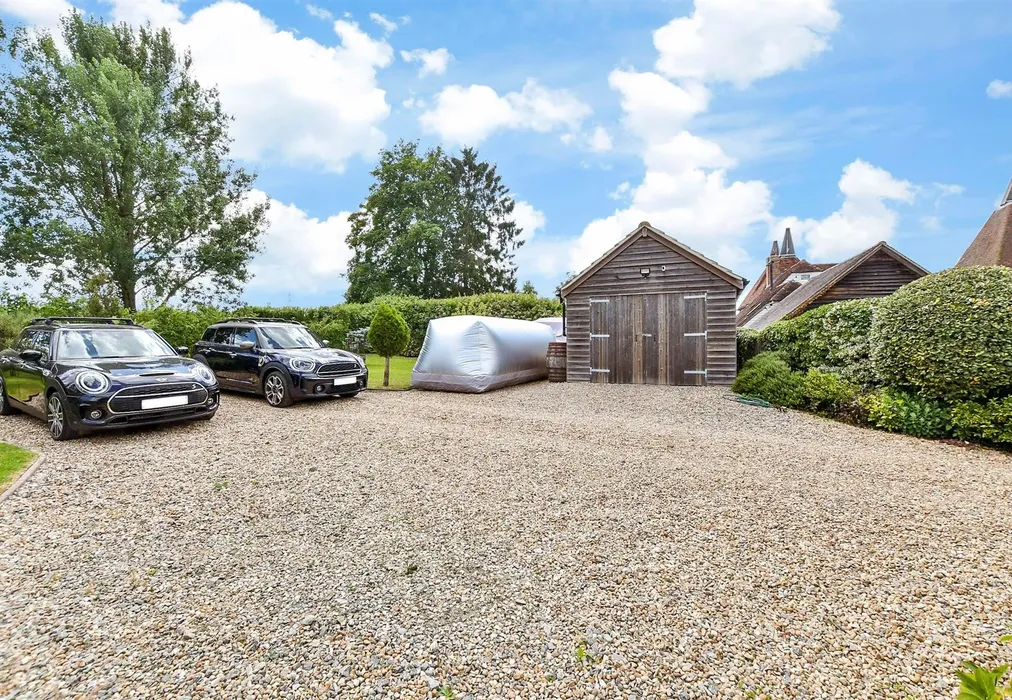 Driveway/Parking - Goudhurst Road, Cranbrook, Kent - Wards of Kent