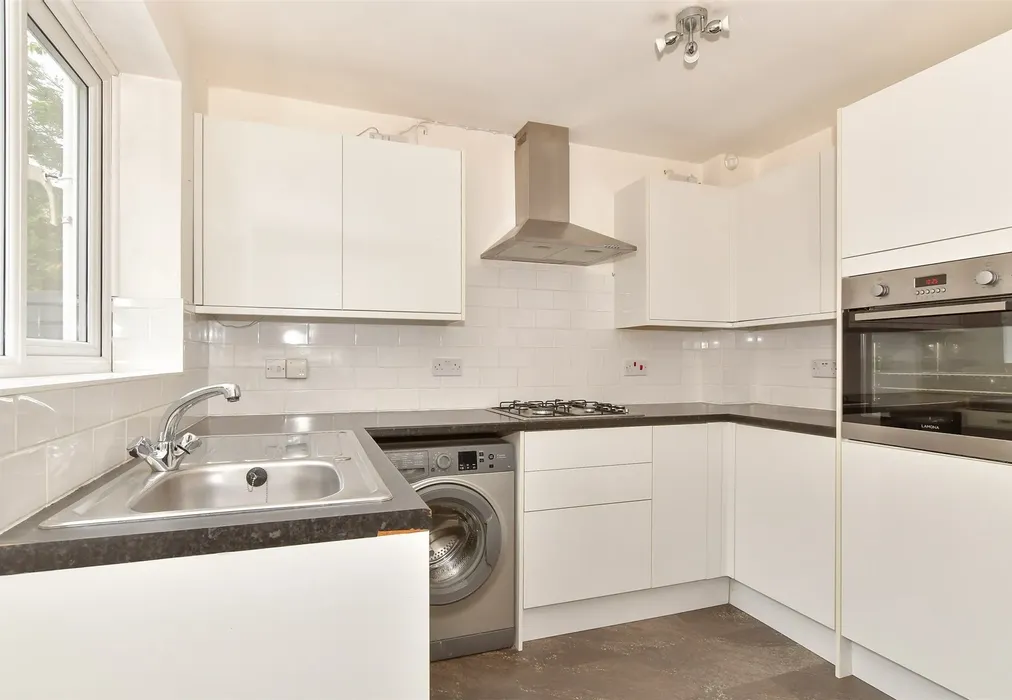 Kitchen - Spenlow Drive, Walderslade Woods, Chatham, Kent - Wards of Kent