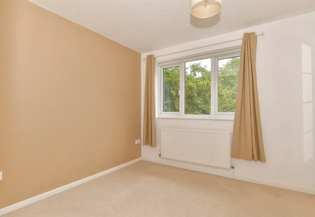 Bedroom 1 - Spenlow Drive, Walderslade Woods, Chatham, Kent - Wards of Kent