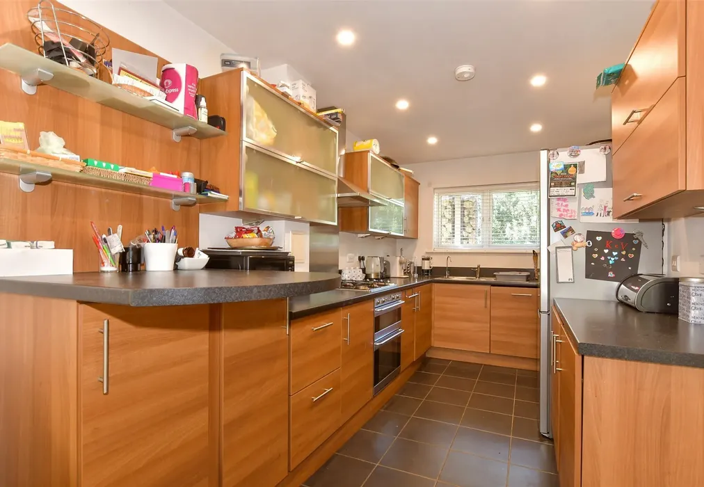 Kitchen - Park Lane, Greenhithe, Kent - Wards of Kent