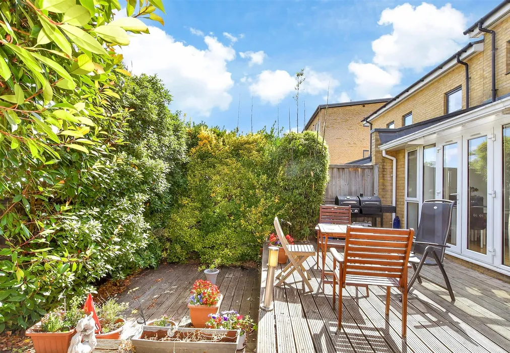 Rear Garden - Park Lane, Greenhithe, Kent - Wards of Kent