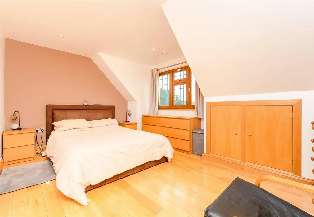 Bedroom 1 - Hever Avenue, West Kingsdown, Sevenoaks, Kent - Wards of Kent
